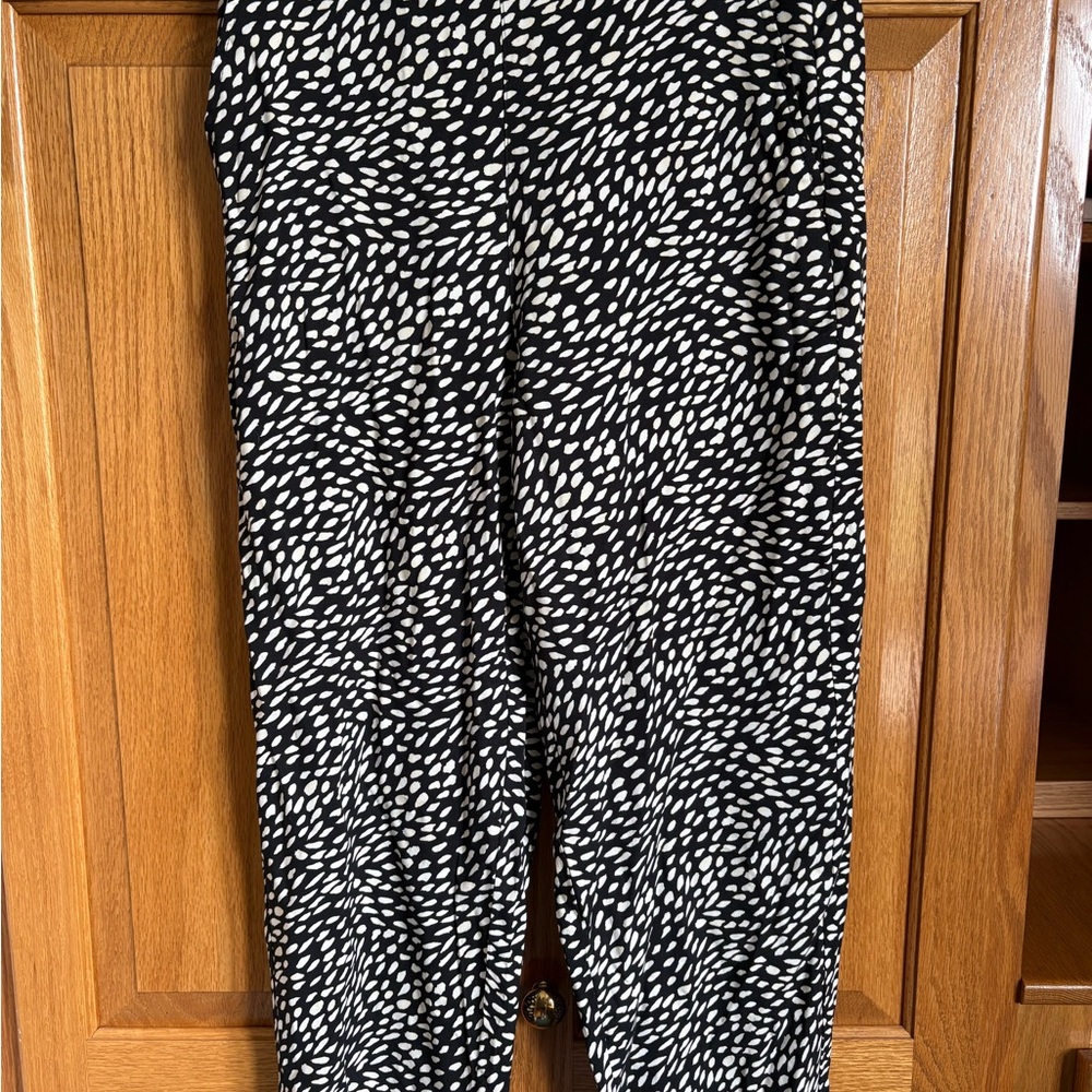 Old Navy Black and White Patterned Pants